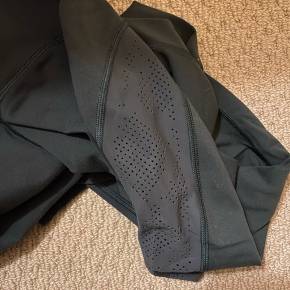 Lululemon Beyond Boundaries leggings in gator green 🐊 - Picture 3 of 4